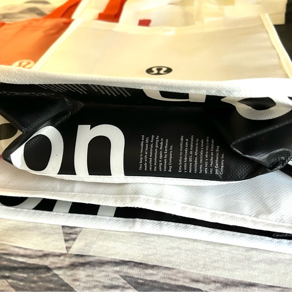 FOUR Lululemon Reusable Shopping Bags - Picture 4 of 4